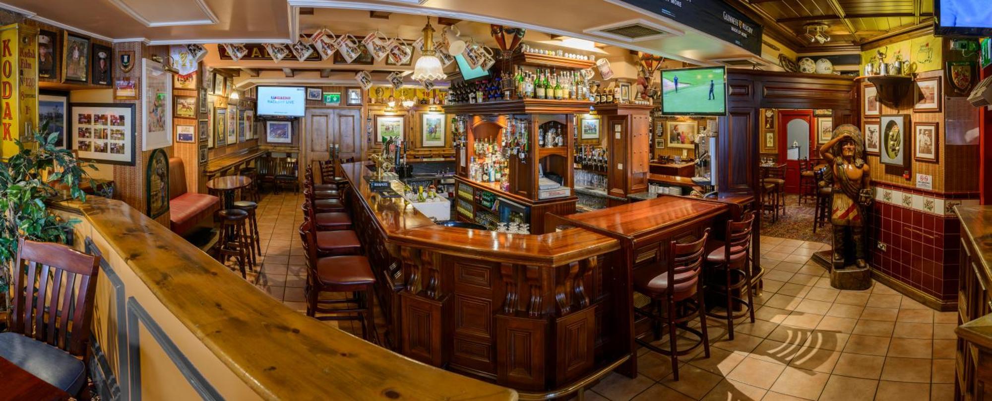 Mcsweeney Arms Hotel Килларни Экстерьер фото