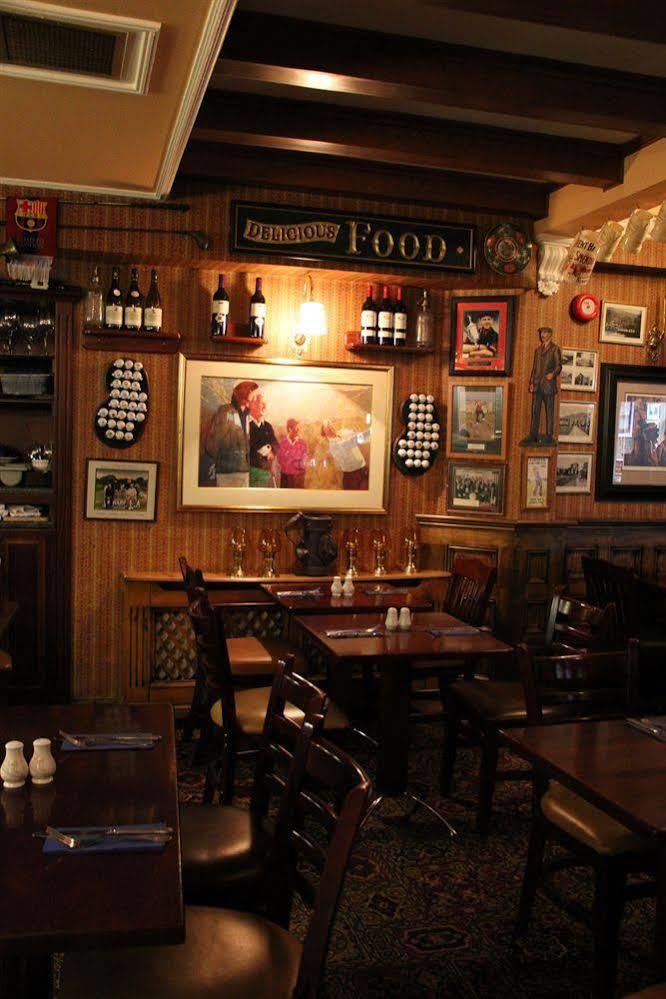Mcsweeney Arms Hotel Килларни Экстерьер фото