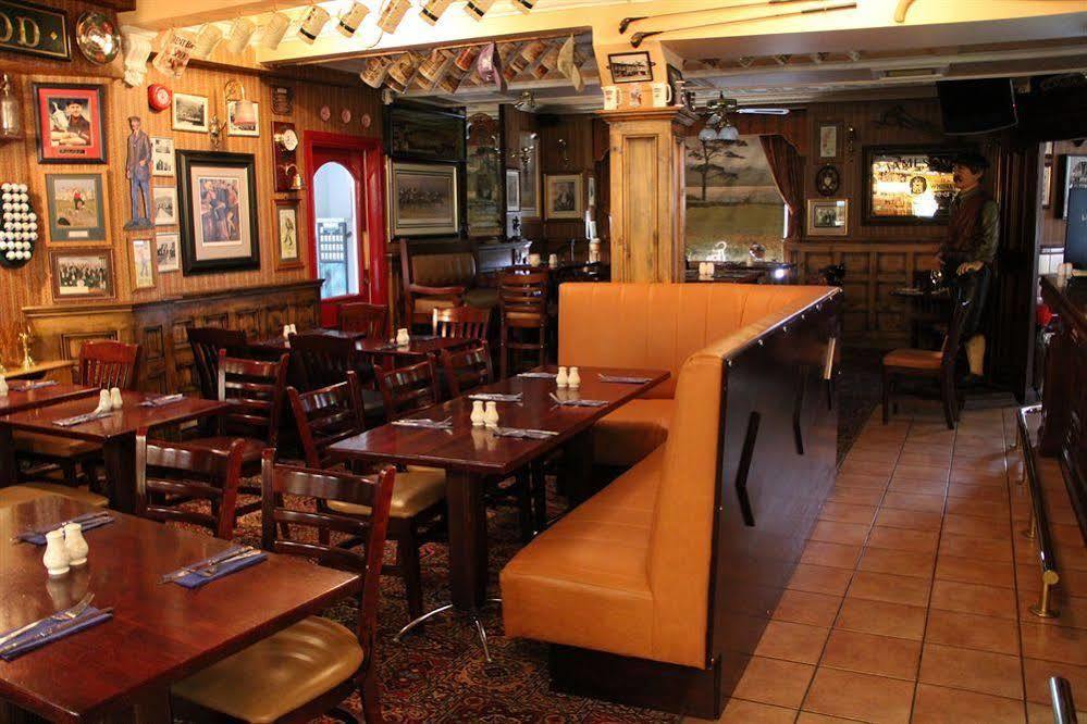 Mcsweeney Arms Hotel Килларни Экстерьер фото