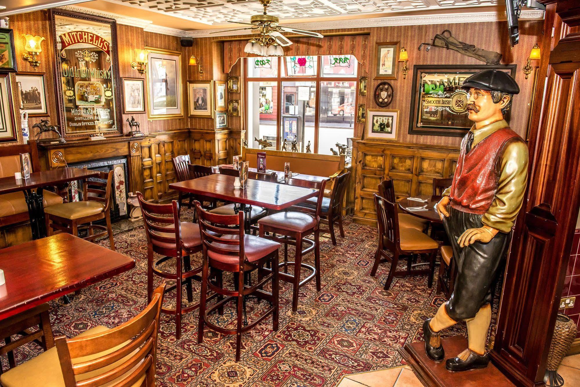Mcsweeney Arms Hotel Килларни Экстерьер фото