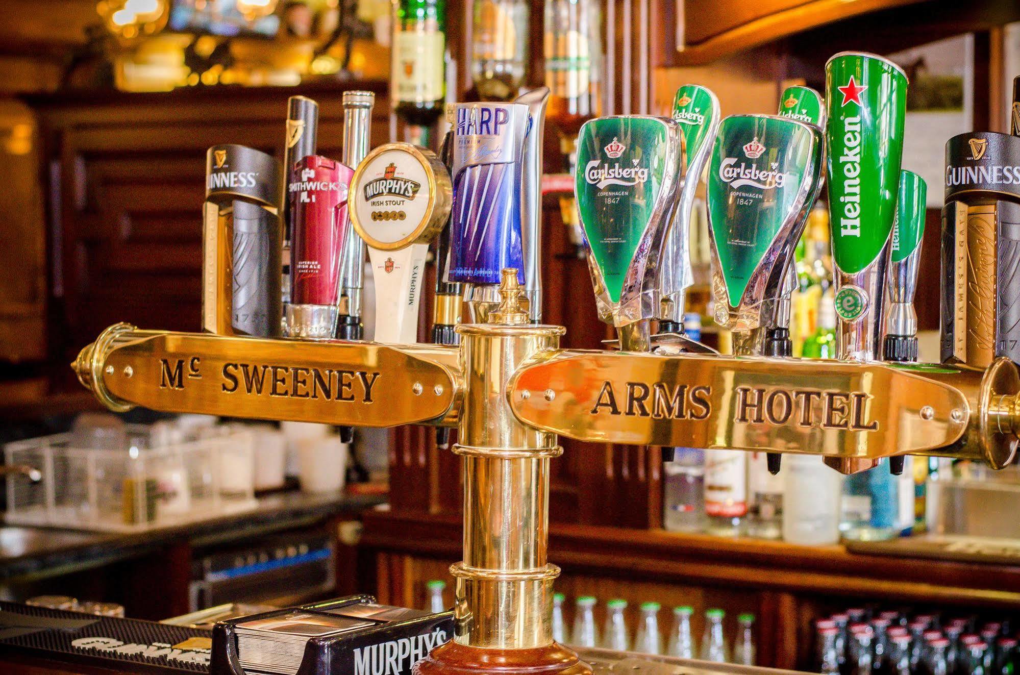 Mcsweeney Arms Hotel Килларни Экстерьер фото
